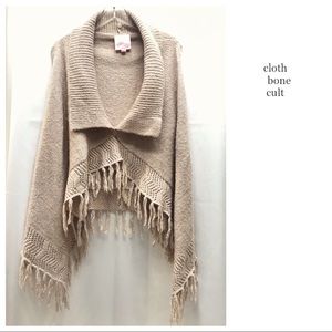 ROMEO & JULIET COUTURE Fringe Poncho SWEATER VEST